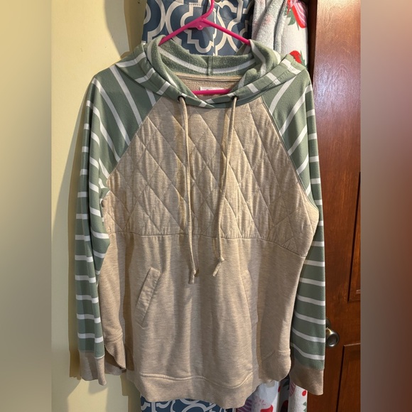 Maurices Tops - Maurices Quilted Green and Tan Hoodie